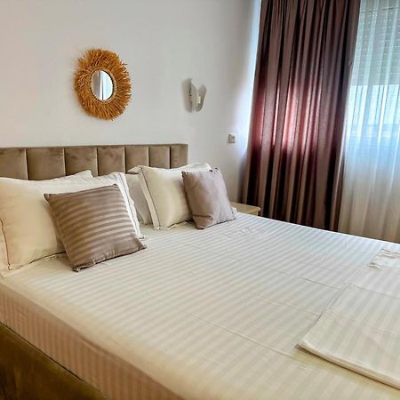 Madalin Seaside Apartment Wlora Zewnętrze zdjęcie